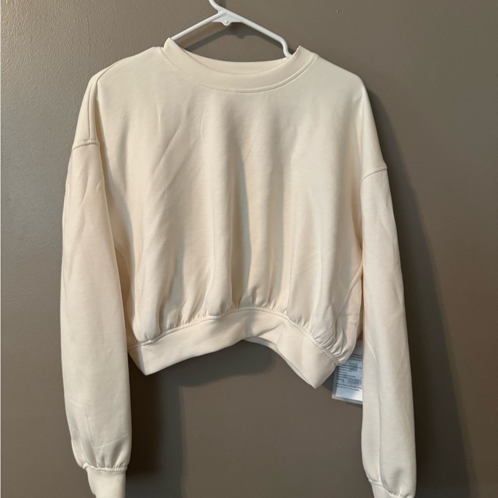 Stylish Cream Cropped Sweatshirt